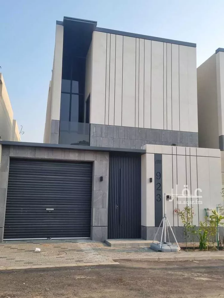 فيلا للبيع في حي الواحة